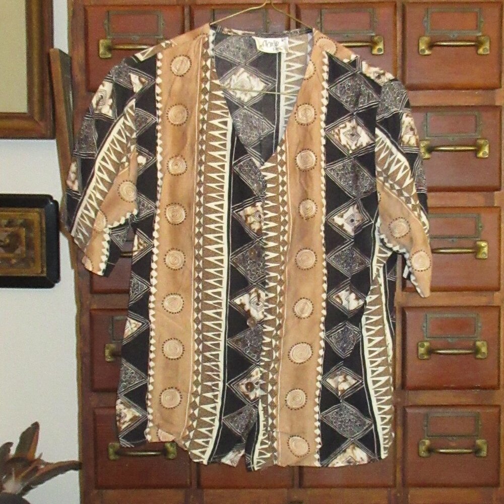 Earthy ALARIA Tan Black Short Sleeve V Neck Blouse Medium